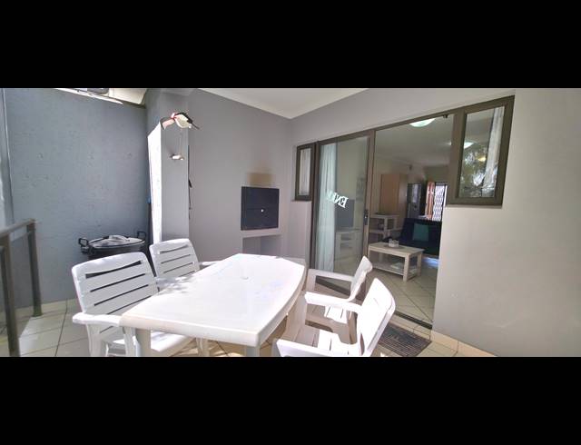 2 BEDROOM APARTMENT FOR SALE IN HARTENBOS CENTRAL